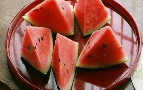 吃瓜用品有哪些,盘点各类吃瓜神器