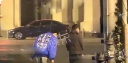 吐痰吃瓜,口边话人生